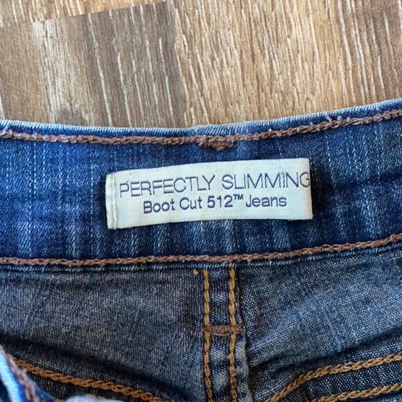 Levi’s Perfectly Slimming Cutoff Denim Shorts Size 8 - Picture 5 of 7